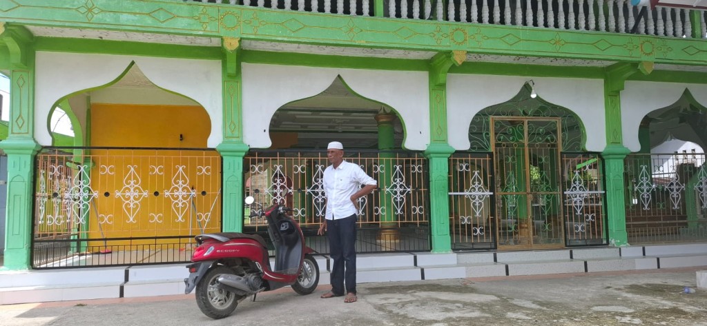 Meunasah Gampong Meuraksa adalah pusat kegiatan keagamaan, sosial, adat, dan kemasyarakatan.
